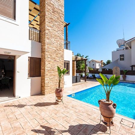 Villa Iris By Ezoria Villas أيا نابا المظهر الخارجي الصورة