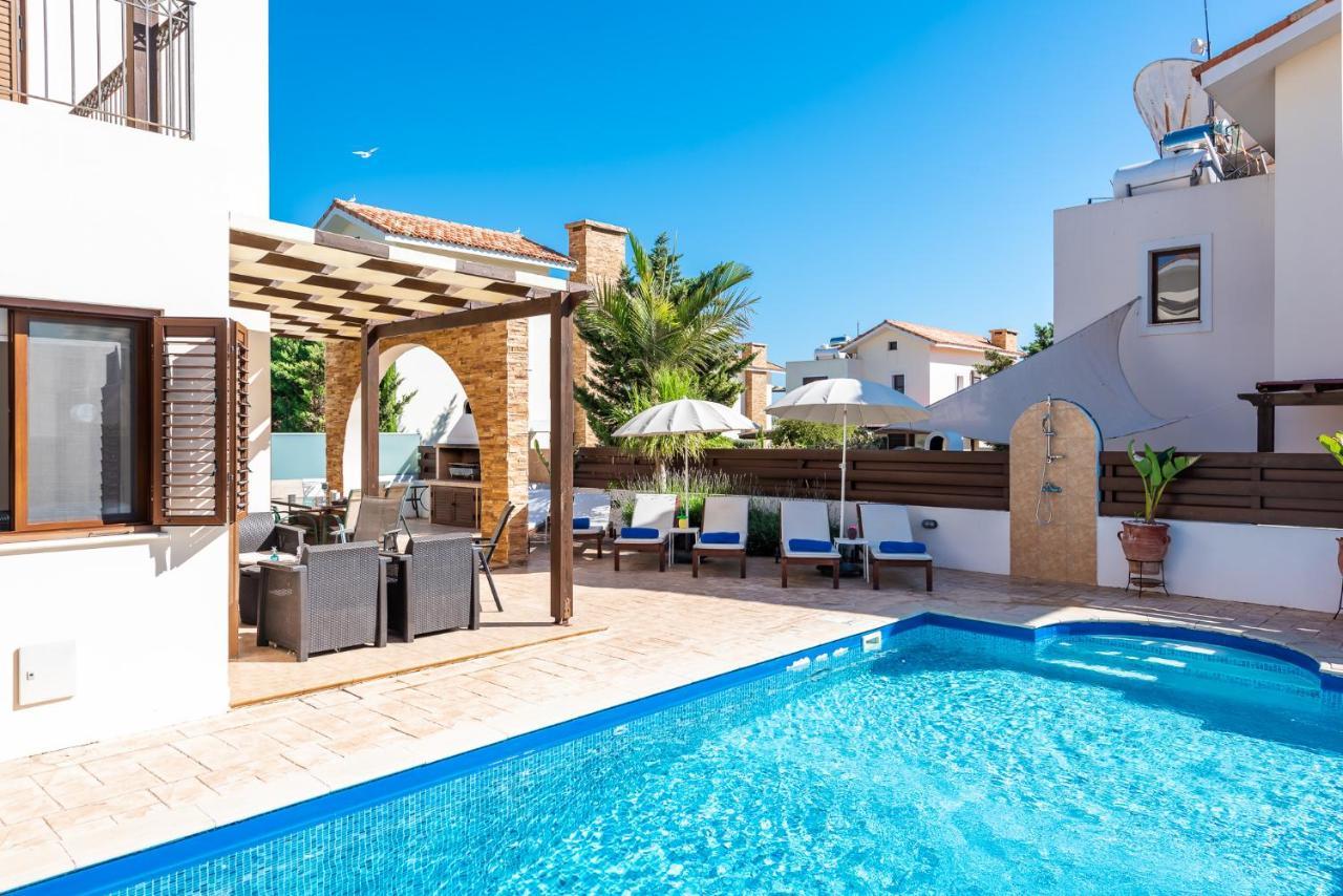 Villa Iris By Ezoria Villas أيا نابا المظهر الخارجي الصورة