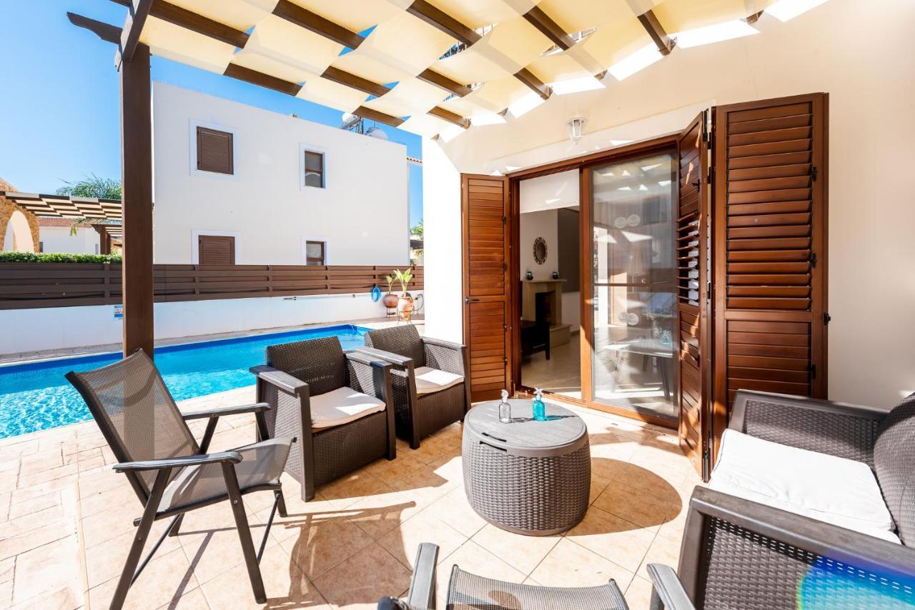 Villa Iris By Ezoria Villas أيا نابا المظهر الخارجي الصورة